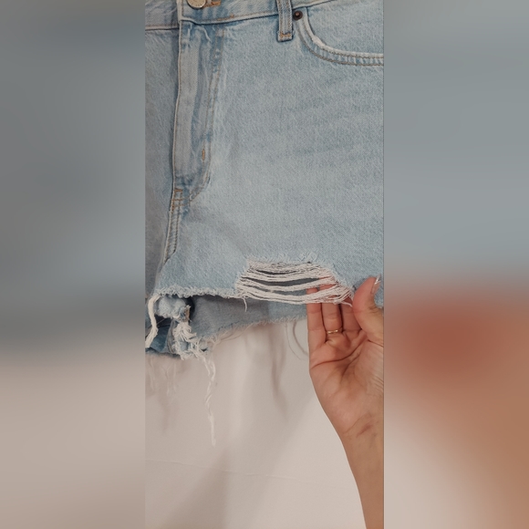 A4 BDG girlfriend high rise shorts size 31 - Picture 3 of 7